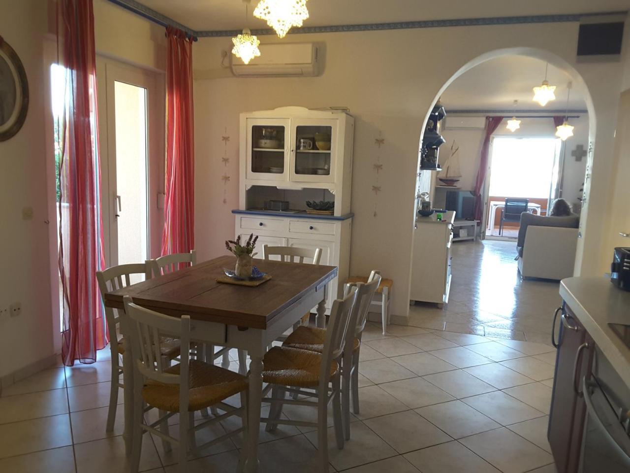 Beach Home Noemie Vir Exterior photo
